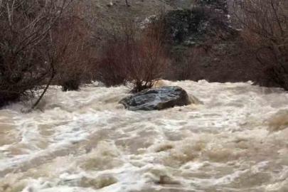 Elazığ’da yağış sonrası dereler coştu