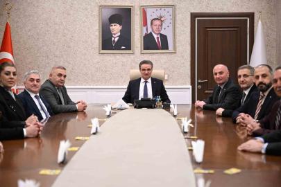 ETSO Başkanı Saim Özakalın ile ETSO yönetiminden Vali Aydın Baruş’a hayırlı olsun ziyareti