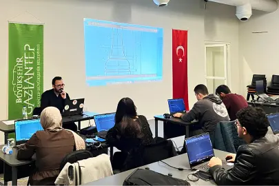 Gaziantep'te gençler iftardan sahura teknolojiyle buluşuyor