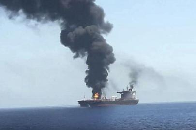 İran Devrim Muhafızları: Hürmüz Boğazı’nda ABD-siyonist rejime ait iki gemi füzelerle vuruldu