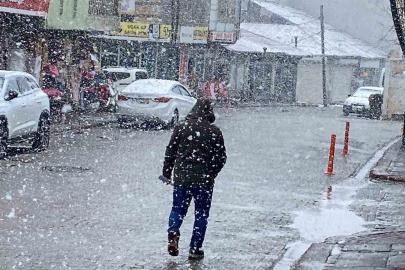 Karlıova’da kar etkili oldu