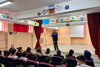 Kars’ta öğrencilere güvenlik eğitimi verildi
