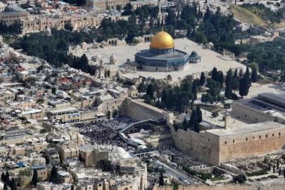 Siyonist işgalciler Mescid-i Aksa'yı bir aydır kapalı tutuyor