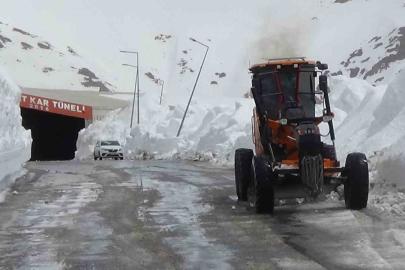 Türkiye’de kar rekoru Van’da kırıldı: Karabet Geçidi’nde kar kalınlığı 3 metreyi geçti