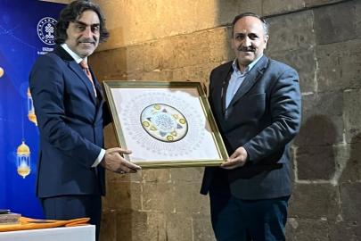 Yakutiye Medresesi’nde, tefekkür dolu bir buluşma