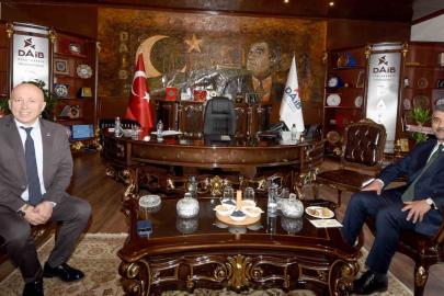 AK Parti Erzurum İl Başkanı Av. Küçükoğlu’ndan DAİB Başkanı Madırlı’ya ‘Hayırlı olsun’ ziyareti