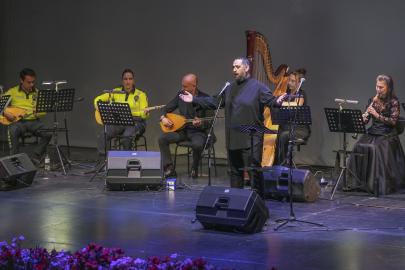 Antalya DOB ve polis korosu aynı sahnede