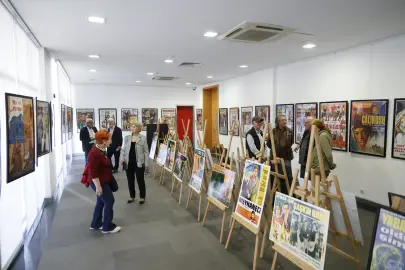 Antalyalılar Yeşilçam afişleriyle zamanda yolculuğa çıkıyor