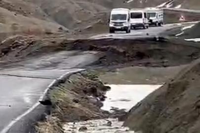 Bingöl’de toprak kayması sonucu yol çöktü: Ulaşım durdu