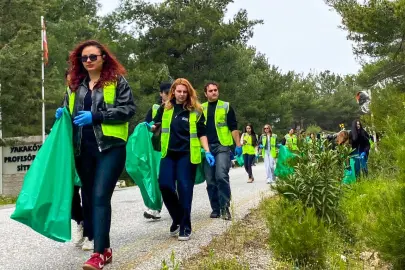 Bornova’da anlamlı temizlik