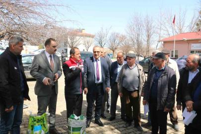 Çayırlı’da 133 çiftçiye 10 ton yonca tohumu desteği