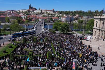 Çekya'da hükümetin medya planı öğrencileri sokaklara döktü