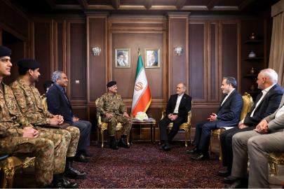 İran Cumhurbaşkanı: Ümmet, siyonist rejimin İslam topraklarını Müslümanlara karşı kullanmasını engellemeli