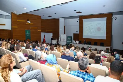 İzmir’de “Yeşilay İzmir Sağlıklı Yaşam Ligi” Projesi için rehber öğretmenler eğitildi