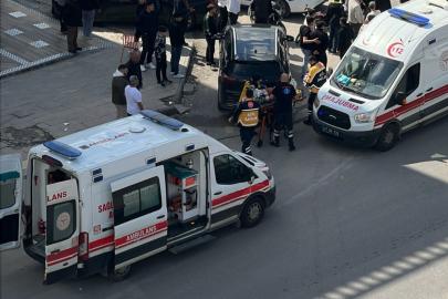 Mardin’de motosiklet otomobile çarptı: 3 yaralı