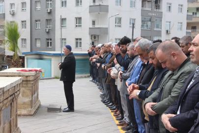 Mardin'de okulda hayatını kaybedenler için gıyabi cenaze namazı kılındı