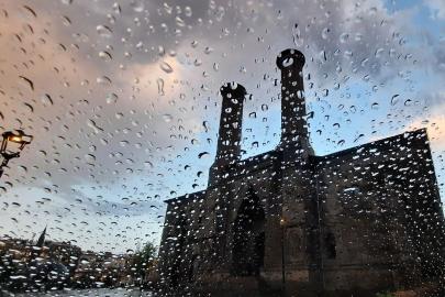 Meteorolojiden kuvvetli sağanak yağış uyarısı