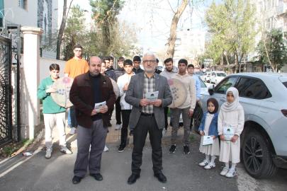 Mevlid'i Nebi etkinliği öncesi Batman'da davet broşürleri kapı kapı dağıtılıyor