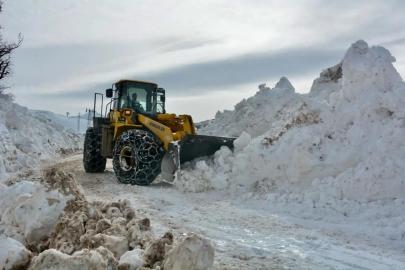 Nisan ayında kar sürprizi: 147 yol ulaşıma kapandı