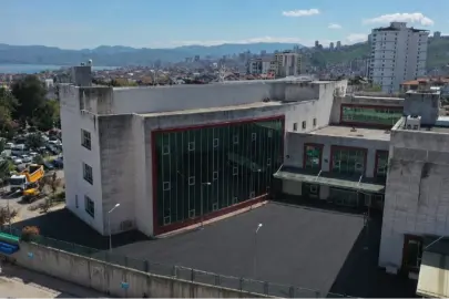 Ordu’da Fatsa Devlet Hastanesi önü sıcak asfaltla yenileniyor