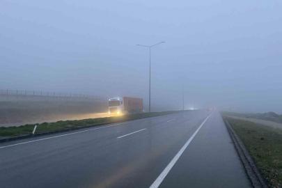 Pamuk geçidinde yoğun sis ve sağanak etkili oldu