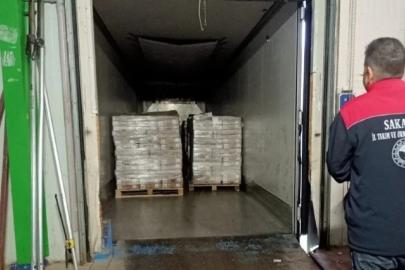 Sakarya’da 32 ton tarihi geçmiş tavuk eti ele geçirildi