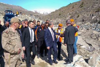 Vali Taşyapan: "Heyelan bölgesinde risk devam ediyor"