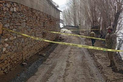 Yıkılma tehlikesi bulunan ahır güvenlik çemberine alındı