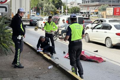 Yol kenarında mendil satarken TIR'ın altında kalan kadın hayatını kaybetti
