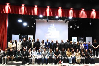 "15 Temmuz Manşetleri Gazetecilik Atölyesi" Atatürk Üniversitesinde başladı