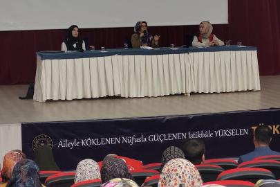 Adıyaman'da "Dijital Dünyada Aile ve Çocuk Olmak" paneli düzenlendi