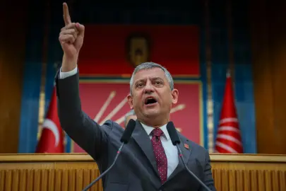 AK Parti'ye geçen Başkan Köksal'a 'Özel' tepki: CHP’nin kapısında yalvarma!