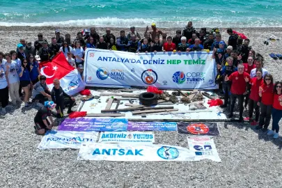 Antalya’da denizden 20 ton atık çıkarıldı