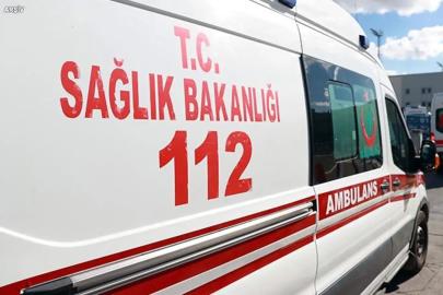 Bursa’da otomobilin devirdiği elektrik direğine motosiklet çarptı: 4 yaralı