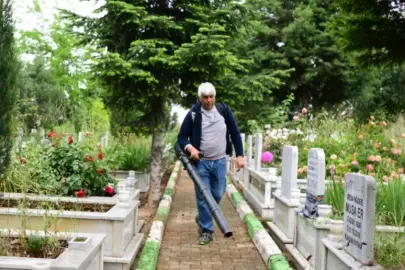 Çayırova mezarlıklarında bayram öncesi bakım