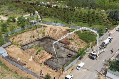Çayırova'da 'Kültür Evi'nin temel beton serimi gerçekleştirildi