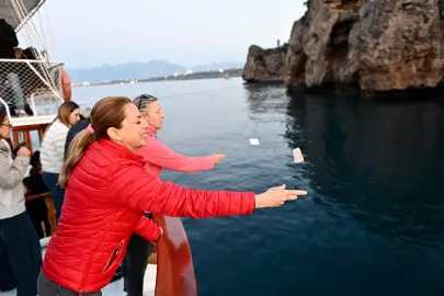 Dilekler Akdeniz’in mavi sularına bırakıldı