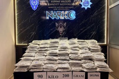 Edirne'de 90 kilogram uyuşturucu ele geçirildi: 2 gözaltı