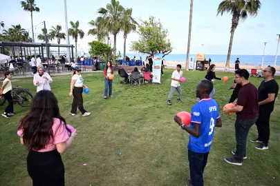 Hello Mersin sahilde dil pratiğiyle buluştu