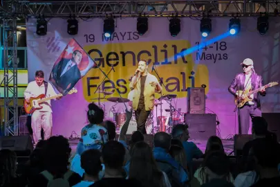 İzmir Bornova’da Gençlik Festivalinde 19 Mayıs coşkusu