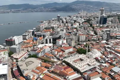 “İzmir Yenileniyor” markası tescillendi