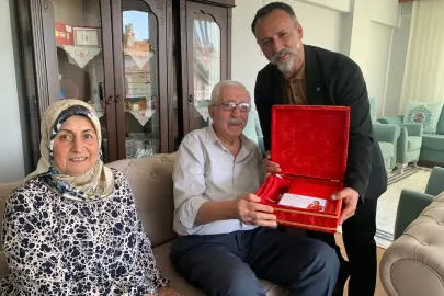 İzmit Belediyesi gazileri yalnız bırakmıyor