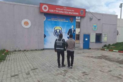 Kars’ta kredi kartı dolandırıcısı yakalandı