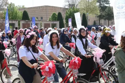 Kayseri'de 'çiçek' annelerden bisiklet turu