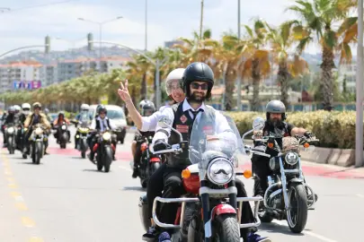 Klasik motosikletler farkındalık için yollarda