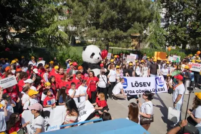 LÖSEV’den dünyaya mesaj... Lösemili Çocuklar Haftası Bursa’dan İstanbul’a uzandı