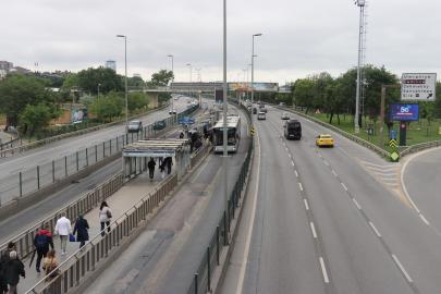 Sabahı beklemediler: Bayram nedeniyle yola çıkanların ardından yollar boşaldı