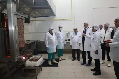 Vali Bozkurt'tan Ağrı Döneri ve Yeni Et Satış Mağazasına yakın mercek