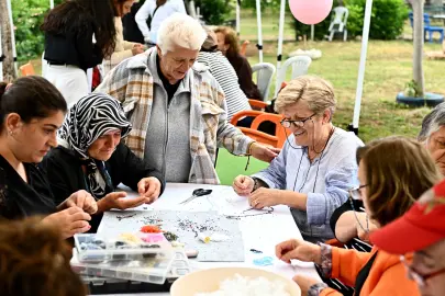 Yaşlı evlerinde bahar şenliği