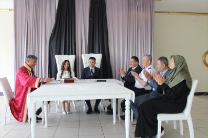 Yunak Kaymakamı Taşavlı, nikah şahidi oldu